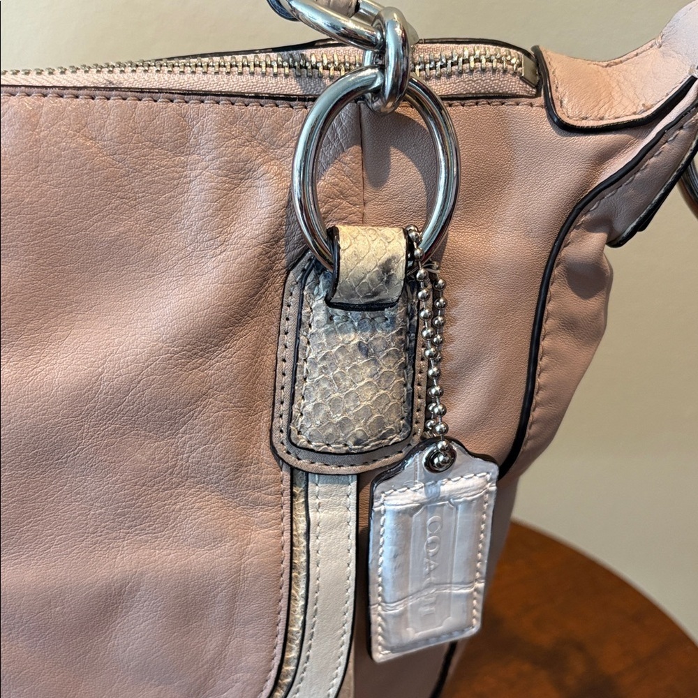 Coach Kristin shoulder/cross body bag pearlescent beige pink white snake skin - Picture 12 of 17